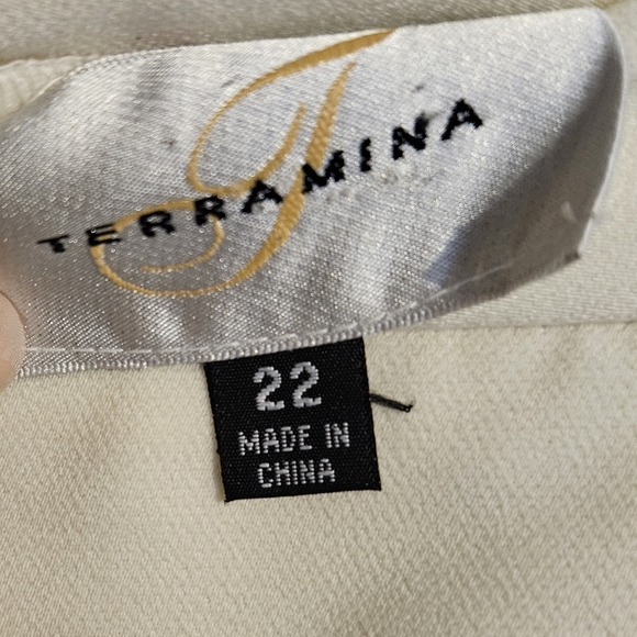 Women's plus size 22 cream two piece suit - Picture 7 of 10